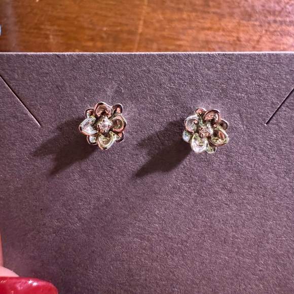 Sterling silver 925 with lab diamond center flower studs - Picture 4 of 4